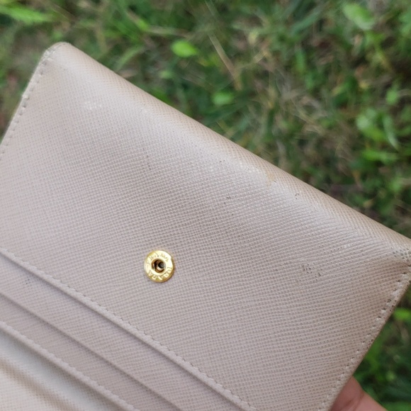 Prada Saffiano Leather Metal in Cipria Compact Wallet - Picture 11 of 17